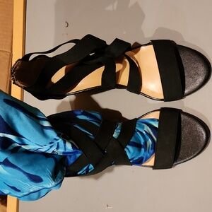 Liz Claiborne 7.5 strapped heeled sandals